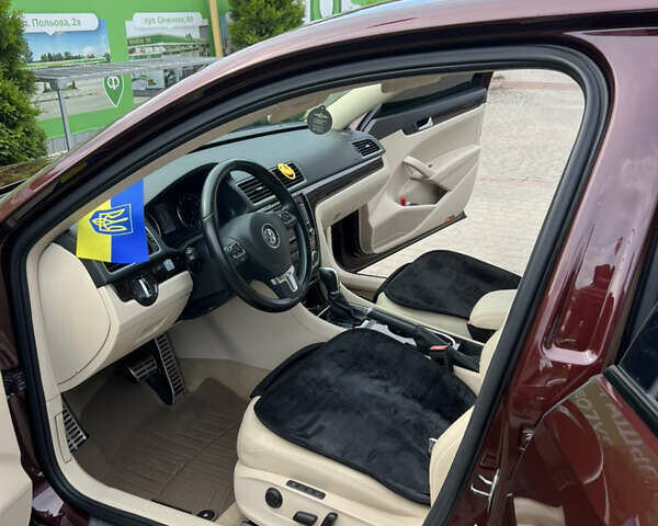 Червоний Фольксваген Пассат, об'ємом двигуна 2 л та пробігом 143 тис. км за 14000 $, фото 9 на Automoto.ua