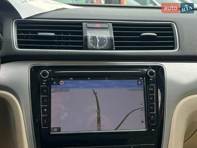Червоний Фольксваген Пассат, об'ємом двигуна 2.5 л та пробігом 165 тис. км за 11290 $, фото 38 на Automoto.ua