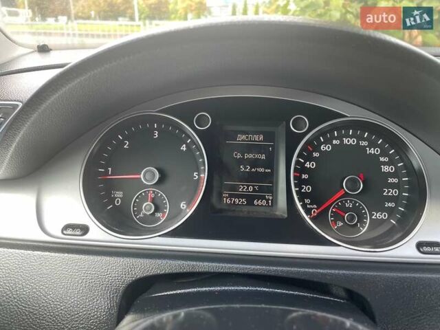 Красный Фольксваген Пассат, объемом двигателя 2 л и пробегом 169 тыс. км за 10000 $, фото 4 на Automoto.ua
