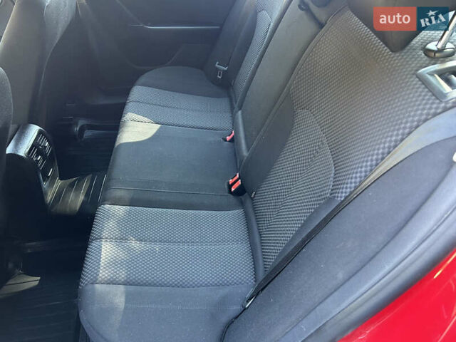 Красный Фольксваген Пассат, объемом двигателя 1.6 л и пробегом 260 тыс. км за 8800 $, фото 38 на Automoto.ua