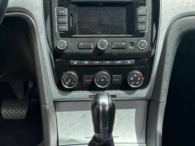 Красный Фольксваген Пассат, объемом двигателя 2 л и пробегом 83 тыс. км за 12100 $, фото 7 на Automoto.ua