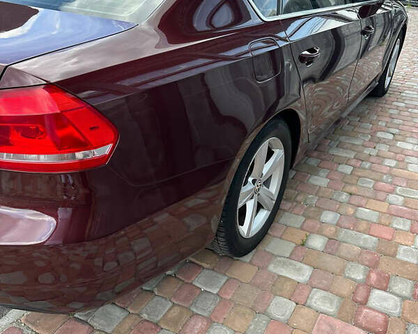 Красный Фольксваген Пассат, объемом двигателя 2.48 л и пробегом 230 тыс. км за 9300 $, фото 6 на Automoto.ua