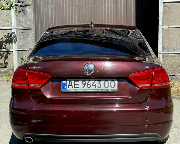 Красный Фольксваген Пассат, объемом двигателя 2.48 л и пробегом 298 тыс. км за 10500 $, фото 2 на Automoto.ua