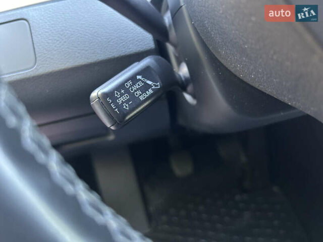 Красный Фольксваген Пассат, объемом двигателя 1.6 л и пробегом 260 тыс. км за 8800 $, фото 46 на Automoto.ua