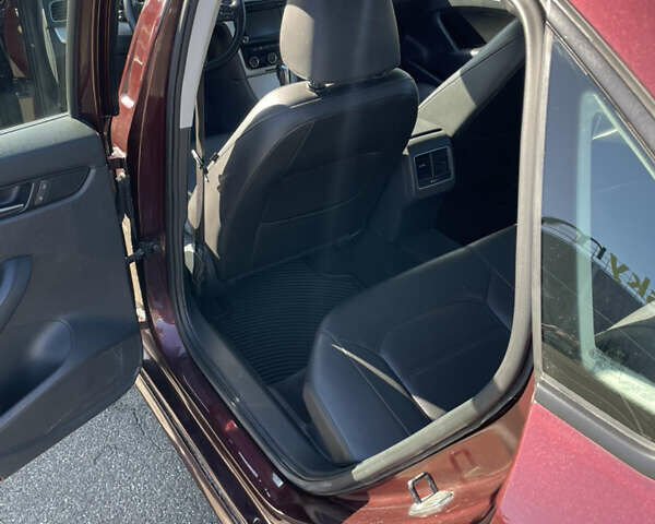 Фольксваген Пассат 2013 в Киеве на Automoto.ua Красный Фольксваген Пассат, объемом двигателя 2.48 л и пробегом 210 тыс. км за 9500 $, фото 20 на Automoto.ua