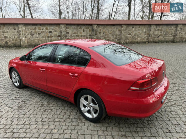 Красный Фольксваген Пассат, объемом двигателя 1.6 л и пробегом 260 тыс. км за 8800 $, фото 3 на Automoto.ua