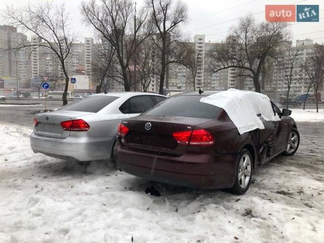 Красный Фольксваген Пассат, объемом двигателя 2.48 л и пробегом 210 тыс. км за 10000 $, фото 1 на Automoto.ua