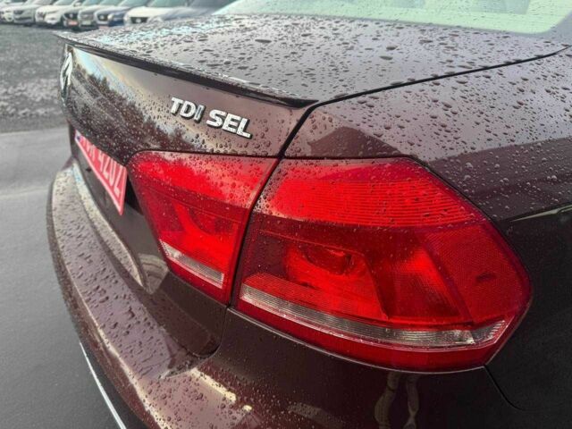 Красный Фольксваген Пассат, объемом двигателя 2 л и пробегом 192 тыс. км за 9750 $, фото 8 на Automoto.ua