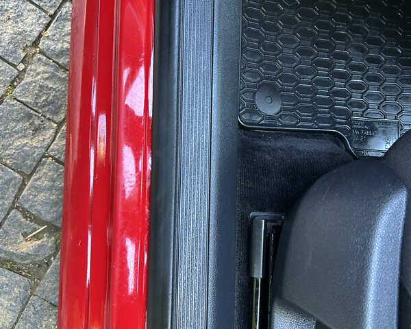 Красный Фольксваген Пассат, объемом двигателя 1.6 л и пробегом 260 тыс. км за 8800 $, фото 49 на Automoto.ua