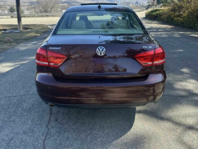 Красный Фольксваген Пассат, объемом двигателя 2 л и пробегом 81 тыс. км за 1250 $, фото 3 на Automoto.ua