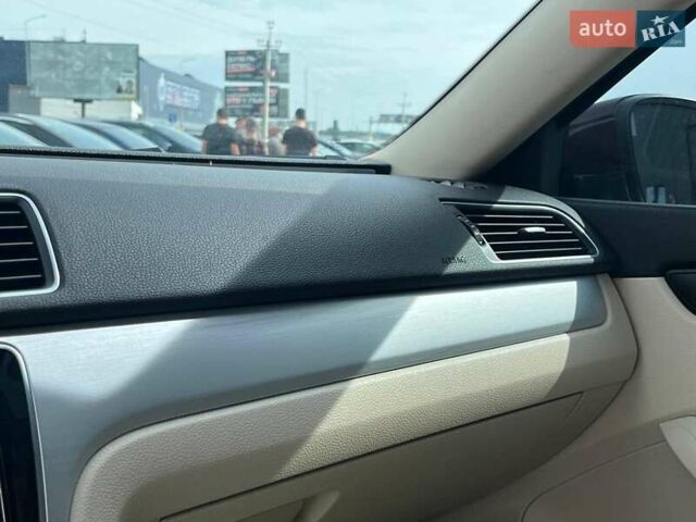 Червоний Фольксваген Пассат, об'ємом двигуна 2.5 л та пробігом 165 тис. км за 11290 $, фото 33 на Automoto.ua