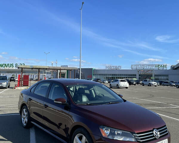 Фольксваген Пассат 2013 в Киеве на Automoto.ua Красный Фольксваген Пассат, объемом двигателя 2.48 л и пробегом 210 тыс. км за 9500 $, фото 6 на Automoto.ua