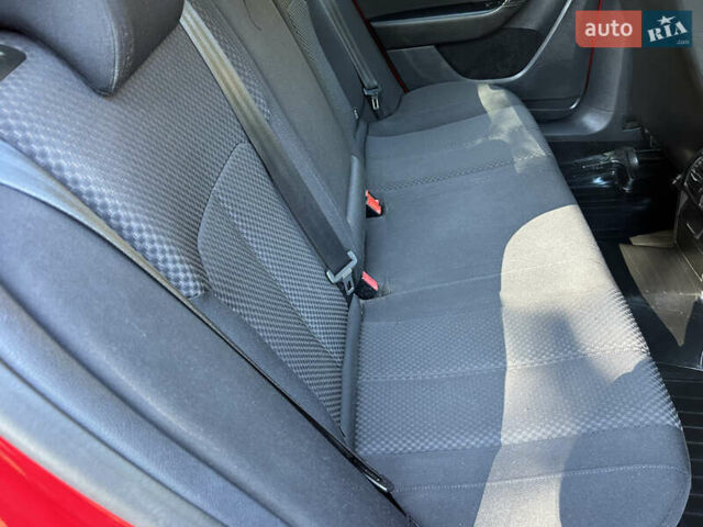 Красный Фольксваген Пассат, объемом двигателя 1.6 л и пробегом 260 тыс. км за 8800 $, фото 36 на Automoto.ua