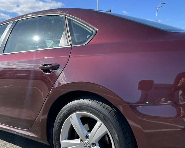 Фольксваген Пассат 2013 в Киеве на Automoto.ua Красный Фольксваген Пассат, объемом двигателя 2.48 л и пробегом 210 тыс. км за 9500 $, фото 11 на Automoto.ua