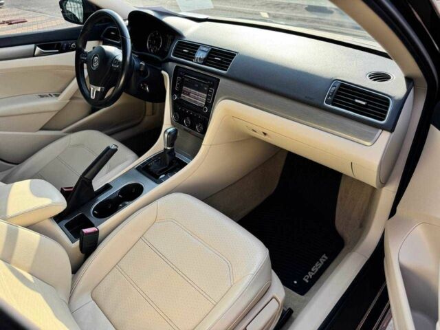 Червоний Фольксваген Пассат, об'ємом двигуна 2 л та пробігом 147 тис. км за 12900 $, фото 14 на Automoto.ua