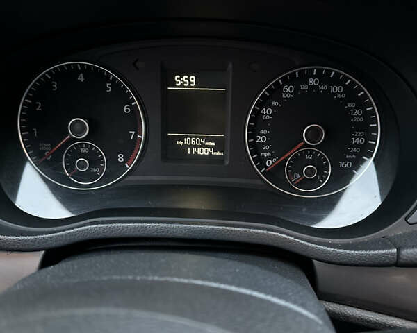 Червоний Фольксваген Пассат, об'ємом двигуна 1.8 л та пробігом 196 тис. км за 7500 $, фото 8 на Automoto.ua