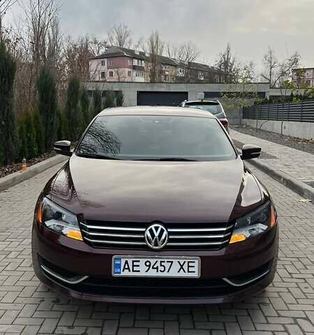 Красный Фольксваген Пассат, объемом двигателя 1.8 л и пробегом 191 тыс. км за 12400 $, фото 1 на Automoto.ua