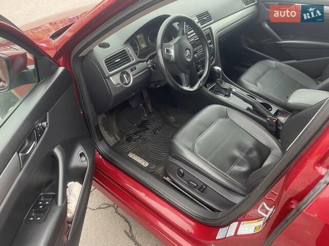 Красный Фольксваген Пассат, объемом двигателя 1.78 л и пробегом 139 тыс. км за 9400 $, фото 19 на Automoto.ua