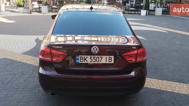 Червоний Фольксваген Пассат, об'ємом двигуна 1.8 л та пробігом 153 тис. км за 10700 $, фото 1 на Automoto.ua