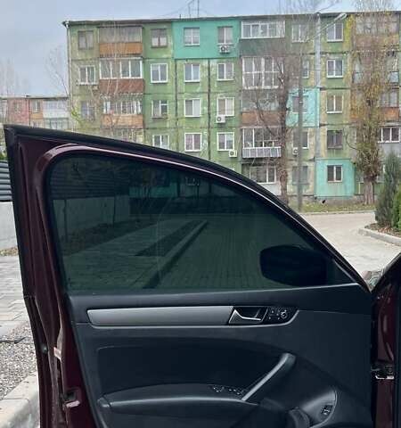 Красный Фольксваген Пассат, объемом двигателя 1.8 л и пробегом 191 тыс. км за 12400 $, фото 19 на Automoto.ua