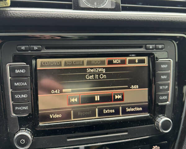 Красный Фольксваген Пассат, объемом двигателя 1.97 л и пробегом 245 тыс. км за 11500 $, фото 1 на Automoto.ua