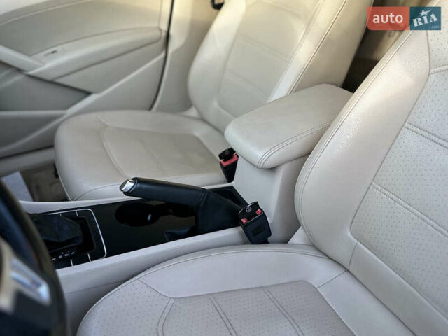 Червоний Фольксваген Пассат, об'ємом двигуна 1.8 л та пробігом 134 тис. км за 9850 $, фото 39 на Automoto.ua