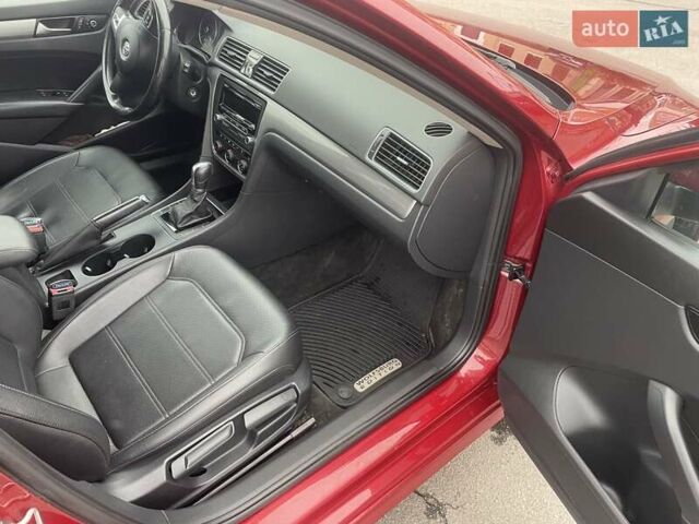 Красный Фольксваген Пассат, объемом двигателя 1.78 л и пробегом 139 тыс. км за 9400 $, фото 17 на Automoto.ua