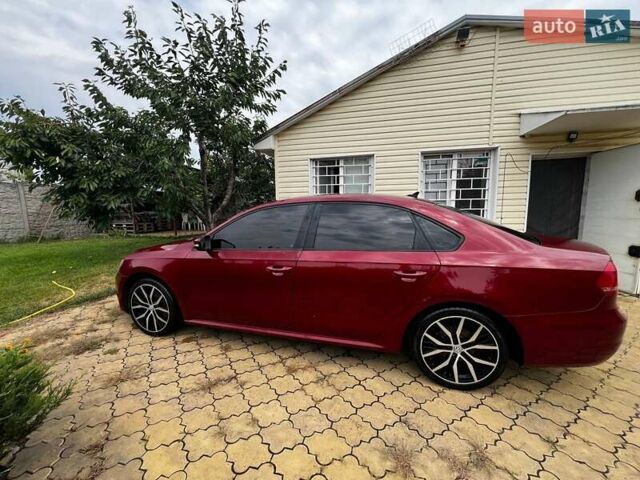 Красный Фольксваген Пассат, объемом двигателя 1.8 л и пробегом 219 тыс. км за 9800 $, фото 3 на Automoto.ua