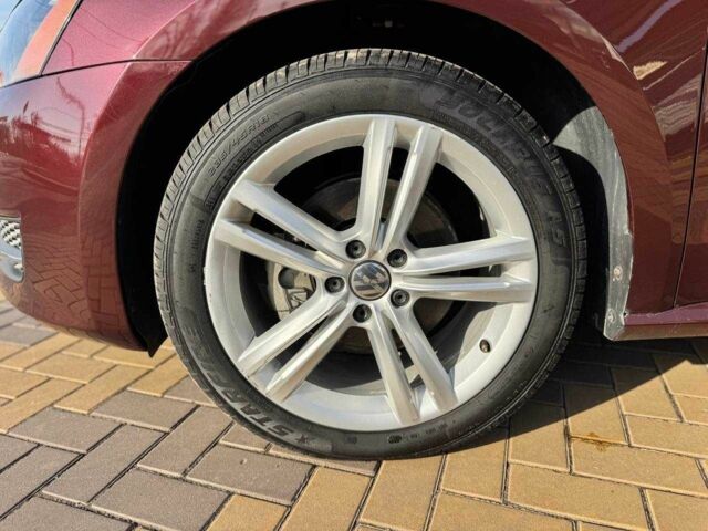 Червоний Фольксваген Пассат, об'ємом двигуна 2 л та пробігом 147 тис. км за 12900 $, фото 16 на Automoto.ua