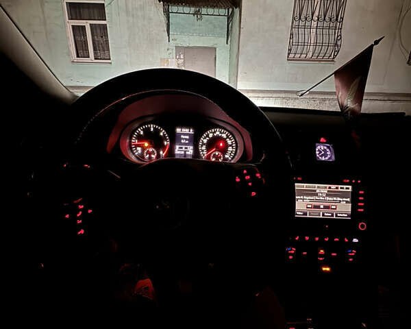 Красный Фольксваген Пассат, объемом двигателя 1.97 л и пробегом 245 тыс. км за 11500 $, фото 2 на Automoto.ua