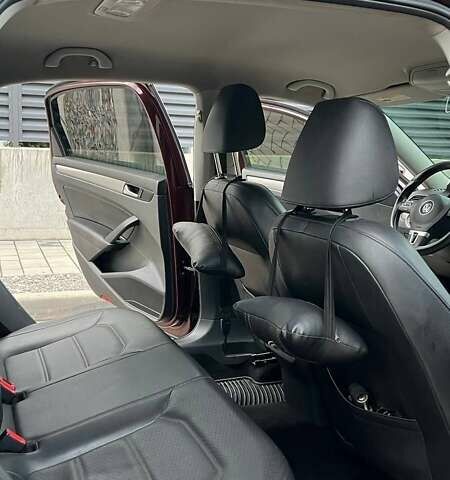 Красный Фольксваген Пассат, объемом двигателя 1.8 л и пробегом 191 тыс. км за 12400 $, фото 16 на Automoto.ua