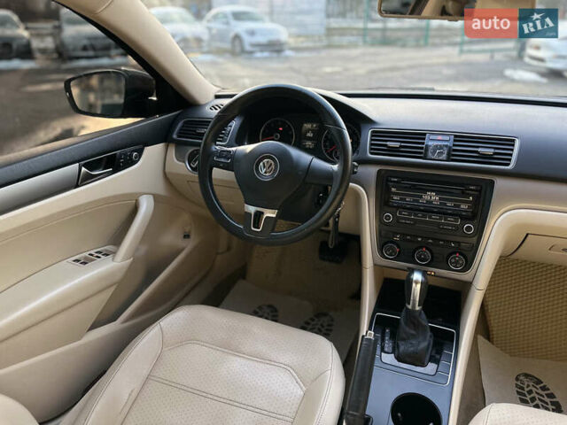 Червоний Фольксваген Пассат, об'ємом двигуна 1.8 л та пробігом 134 тис. км за 9850 $, фото 29 на Automoto.ua
