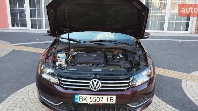 Червоний Фольксваген Пассат, об'ємом двигуна 1.8 л та пробігом 153 тис. км за 10700 $, фото 6 на Automoto.ua