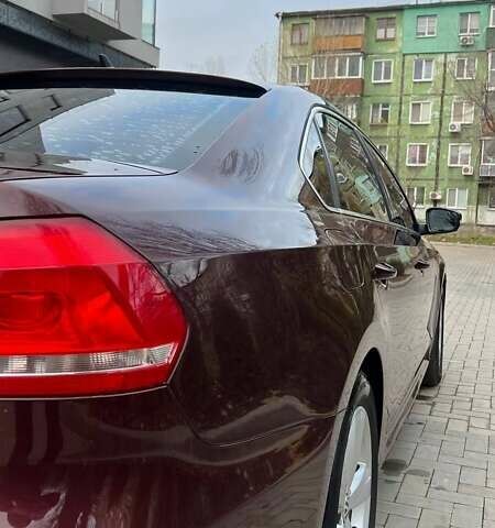 Красный Фольксваген Пассат, объемом двигателя 1.8 л и пробегом 191 тыс. км за 12400 $, фото 7 на Automoto.ua