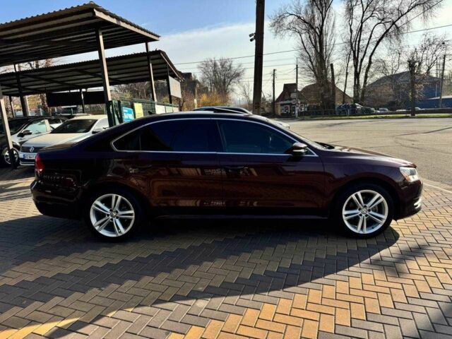 Червоний Фольксваген Пассат, об'ємом двигуна 2 л та пробігом 147 тис. км за 12900 $, фото 9 на Automoto.ua