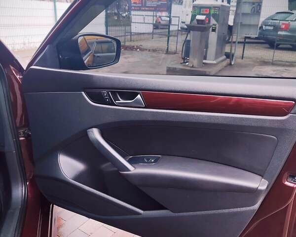 Красный Фольксваген Пассат, объемом двигателя 1.8 л и пробегом 280 тыс. км за 10499 $, фото 25 на Automoto.ua