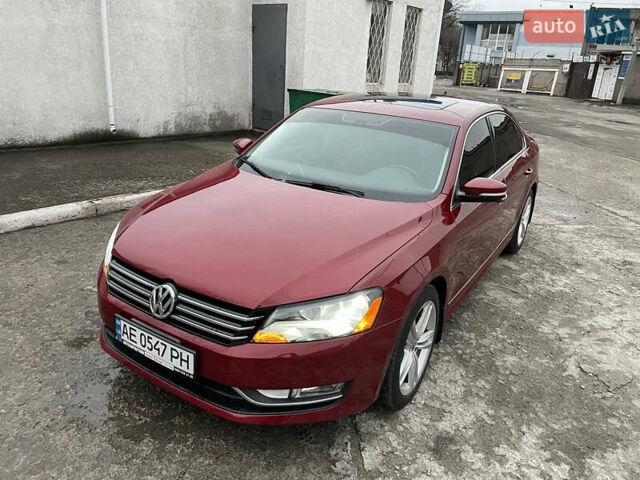 Красный Фольксваген Пассат, объемом двигателя 1.97 л и пробегом 245 тыс. км за 11500 $, фото 4 на Automoto.ua