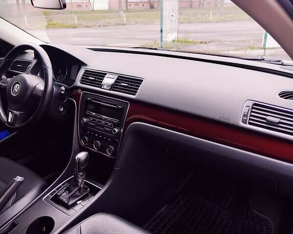 Красный Фольксваген Пассат, объемом двигателя 1.8 л и пробегом 280 тыс. км за 10499 $, фото 22 на Automoto.ua