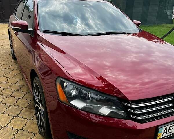 Красный Фольксваген Пассат, объемом двигателя 1.8 л и пробегом 219 тыс. км за 9800 $, фото 1 на Automoto.ua