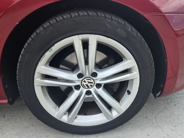 Красный Фольксваген Пассат, объемом двигателя 1.8 л и пробегом 175 тыс. км за 9000 $, фото 9 на Automoto.ua