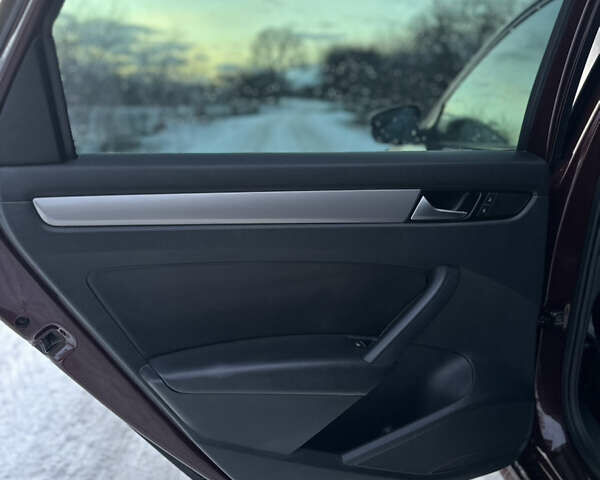 Красный Фольксваген Пассат, объемом двигателя 1.8 л и пробегом 222 тыс. км за 9600 $, фото 39 на Automoto.ua