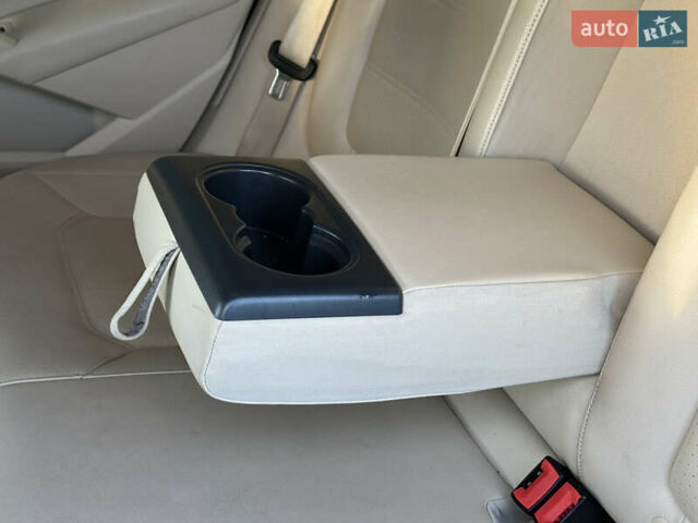 Червоний Фольксваген Пассат, об'ємом двигуна 1.8 л та пробігом 134 тис. км за 9850 $, фото 44 на Automoto.ua