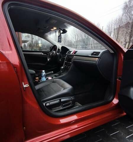 Червоний Фольксваген Пассат, об'ємом двигуна 1.8 л та пробігом 195 тис. км за 11000 $, фото 8 на Automoto.ua