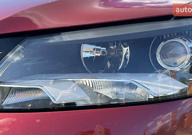 Червоний Фольксваген Пассат, об'ємом двигуна 1.8 л та пробігом 160 тис. км за 10800 $, фото 6 на Automoto.ua