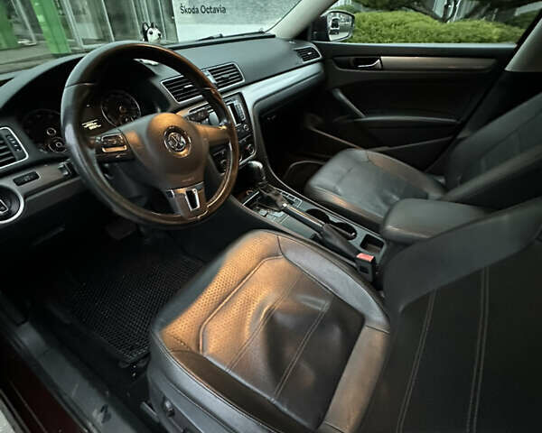 Червоний Фольксваген Пассат, об'ємом двигуна 1.8 л та пробігом 192 тис. км за 9900 $, фото 20 на Automoto.ua