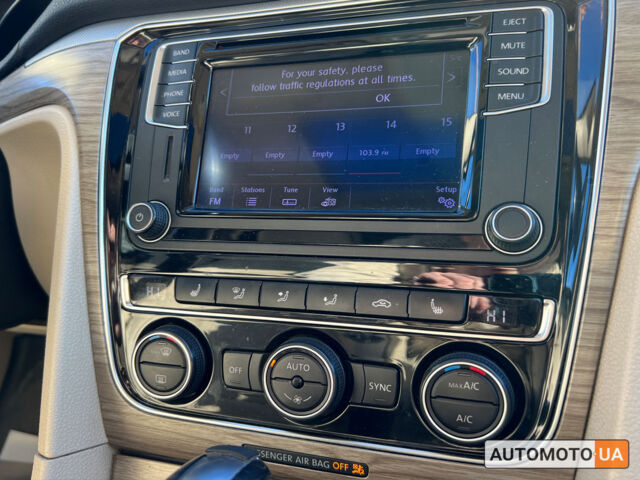 Красный Фольксваген Пассат, объемом двигателя 1.8 л и пробегом 143 тыс. км за 14000 $, фото 13 на Automoto.ua