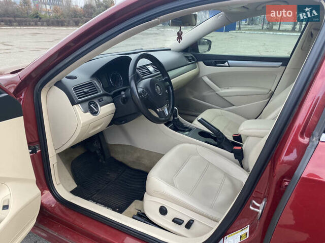 Червоний Фольксваген Пассат, об'ємом двигуна 1.8 л та пробігом 195 тис. км за 8800 $, фото 8 на Automoto.ua