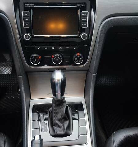 Червоний Фольксваген Пассат, об'ємом двигуна 1.8 л та пробігом 195 тис. км за 11000 $, фото 23 на Automoto.ua