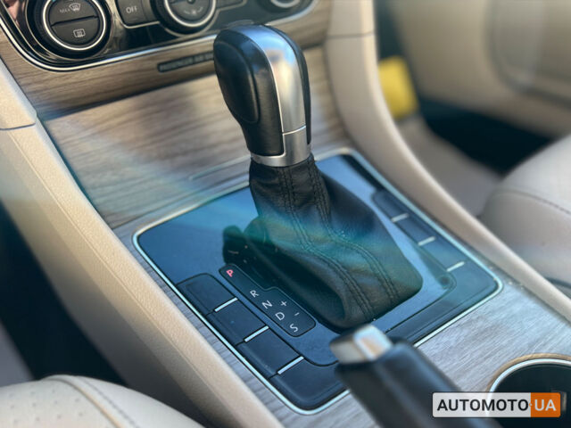 Красный Фольксваген Пассат, объемом двигателя 1.8 л и пробегом 143 тыс. км за 14000 $, фото 12 на Automoto.ua