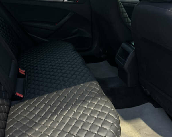 Красный Фольксваген Пассат, объемом двигателя 1.8 л и пробегом 167 тыс. км за 10000 $, фото 12 на Automoto.ua